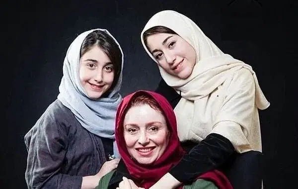 ژاله صامتی و دخترش نیاز سنجری به صحنه بازمیگردند